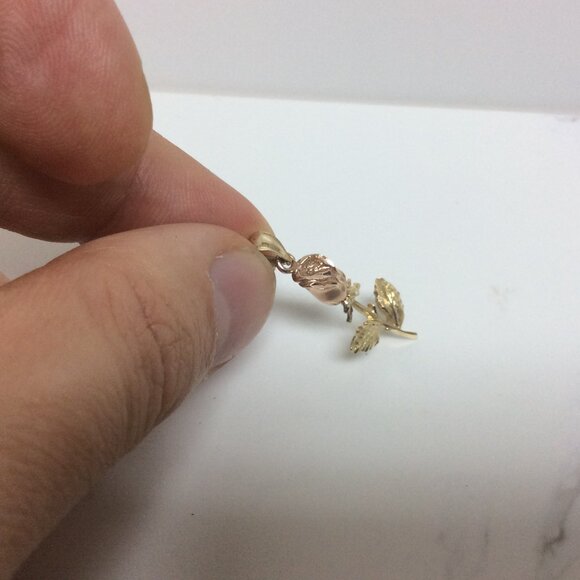 14K REAL SOLID YELLOW GOLD ROSE FLOWER CHARM PENDANT 1.60GR - Picture 6 of 7